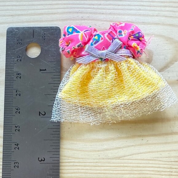 Vintage 1997 Kelly Barbie Doll Dress Fashion Avenue Pink Yellow Net Skirt Outfit - Picture 2 of 3